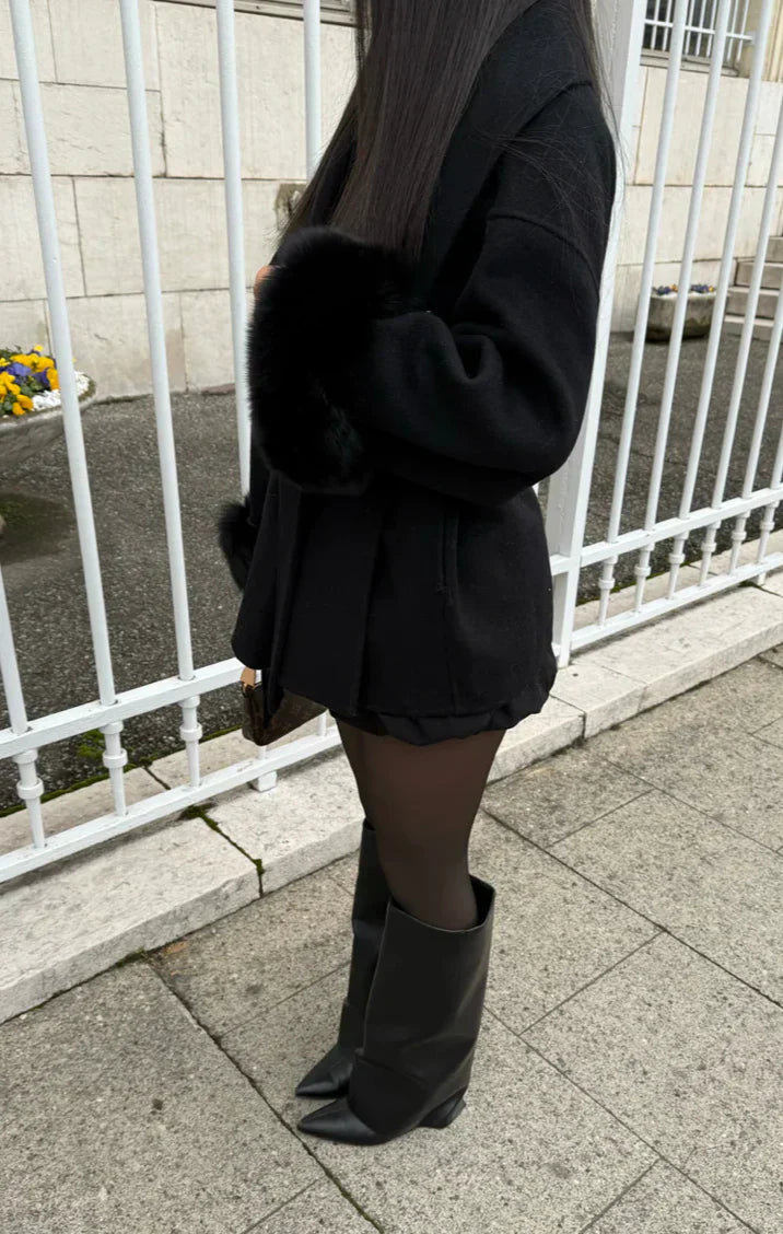 Éclat™ – Elegant Wool Coat with Removable Fur Details