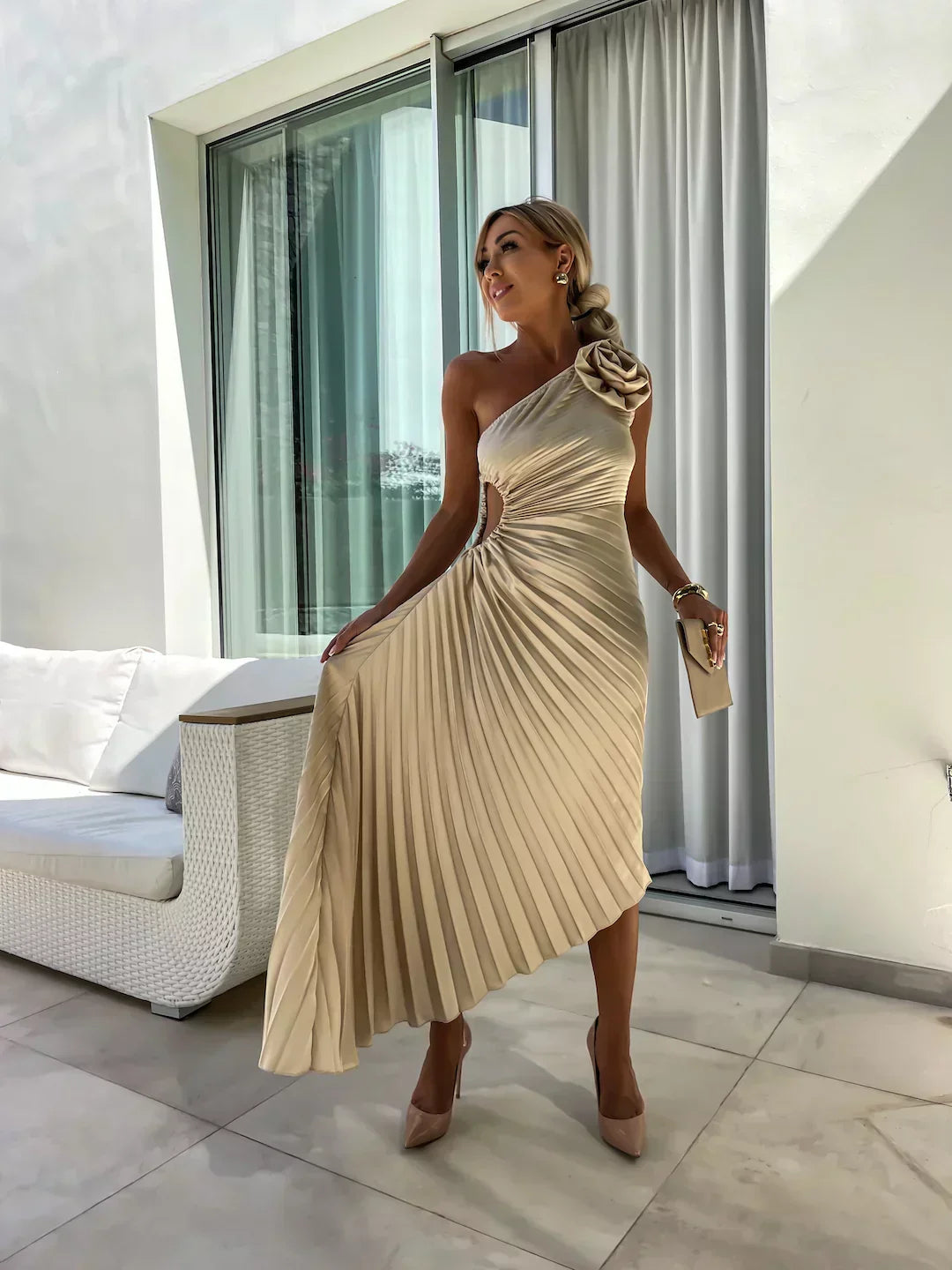 ALESSIA – ROMANTIC BLOOM MIDI DRESS